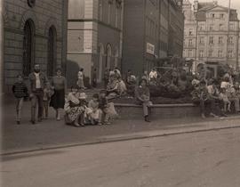 Ludzie na wrocławskim Rynku