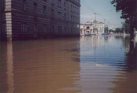 Dworzec Świebodzki podczas powodzi