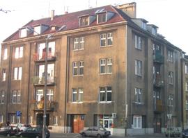 Sudecka 101, róg Sztabowej