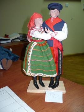 Lalki para kurpiowska w strojach ludowych