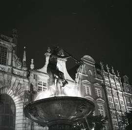 Gdańsk Pomnik Neptuna nocą